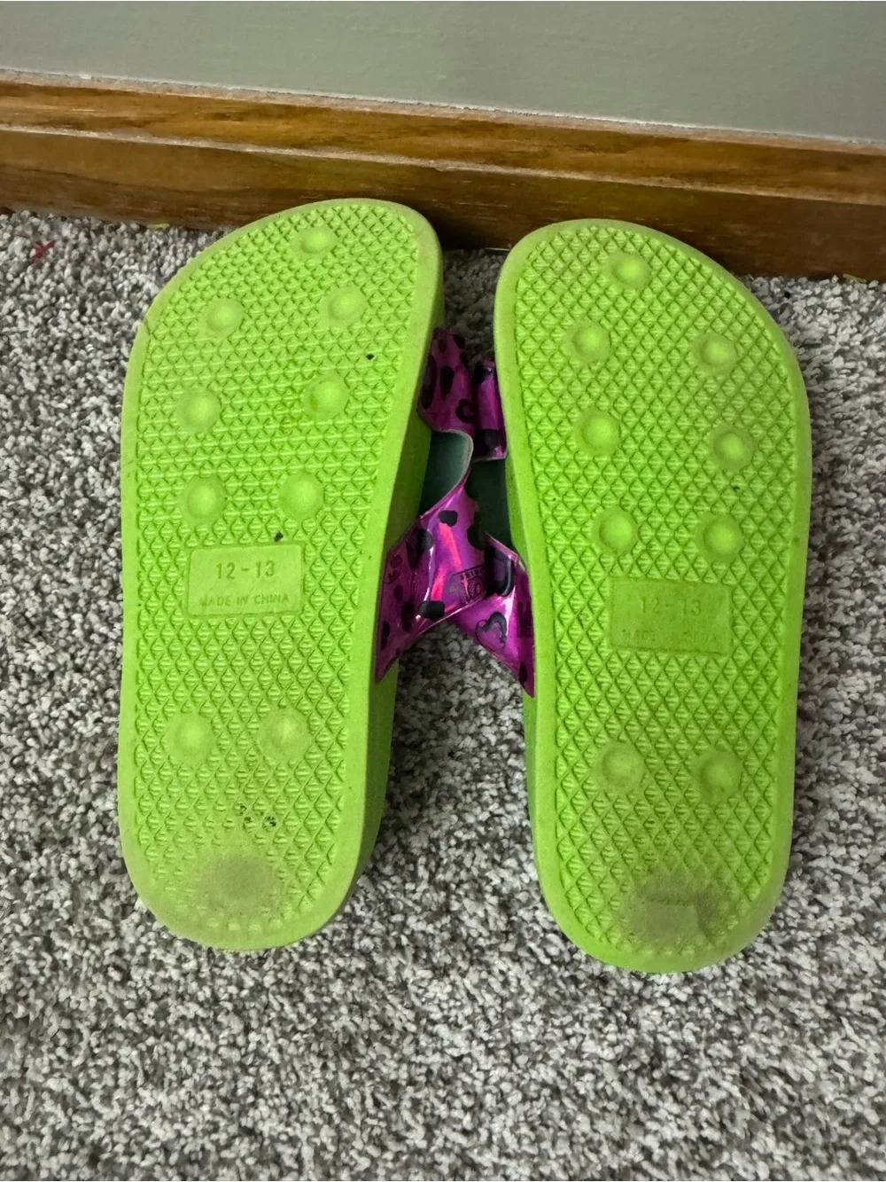 L.O.L. Surprise! Girls Black & Neon Green Character Slide Sandals Size 12/13